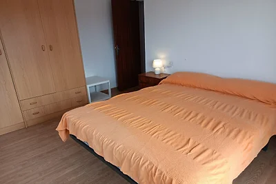 Apartment für fünf Personen mit Terrasse