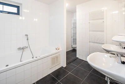 Komfortables Ferienhaus mit Geschirrsp.