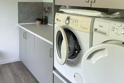 Geraumiges Seeruckzug -- By Traum...