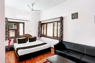 Hotel O Krishna Nagar Chowk