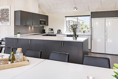 20 Personen Ferienhaus in Væggerløse