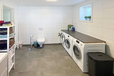 6 Personen Ferienhaus in AVERØY-By Traum
