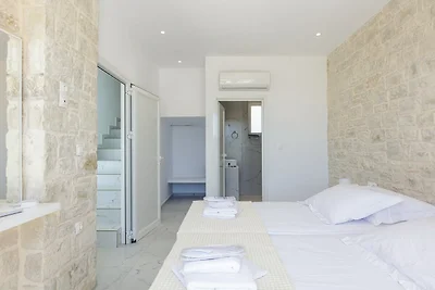 Villa recintata a Damnoni