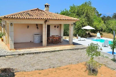 Haus in Llubá mit Pool und Terrasse