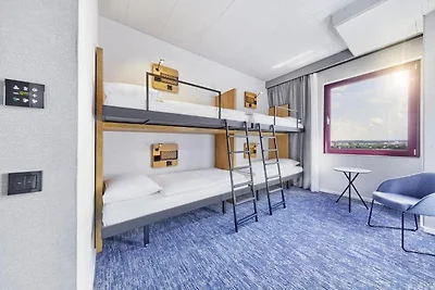 H2 Hotel Düsseldorf Seestern bei Sunday Quad...