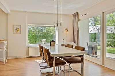 Angenehmes Ferienhaus mit Garten