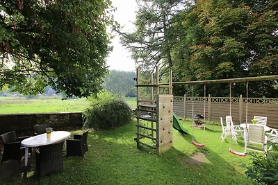 Herrenhaus in Bastogne mit Garten