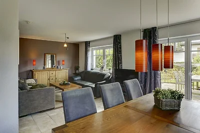Moderna casa vacanze con giardino