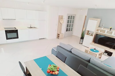Moderne Wohnung in Kaštel Štafilic mit eingez...
