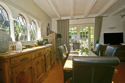 Moderna casa vacanze con giardino privato