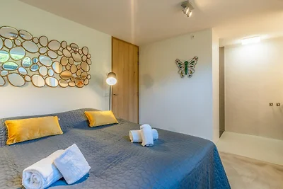 Entspannte und stimmungsvolle Villa für 6 Per...