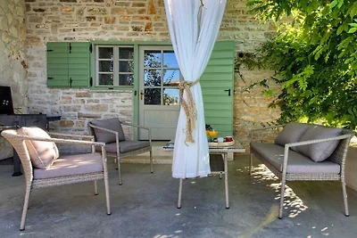 Kalu con piscina cerca de Rovinj