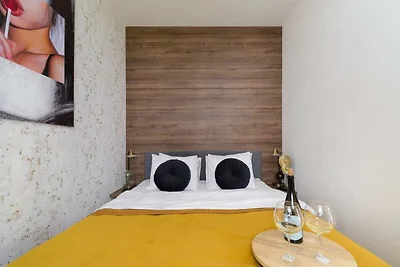 Warschauer Wohnung mit ruhiger Loggia
