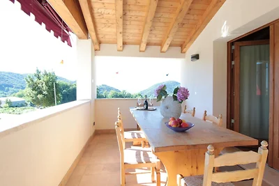Bella casa vacanze a Miane con terrazza