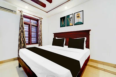 Hotel O DH Road Ernakulam