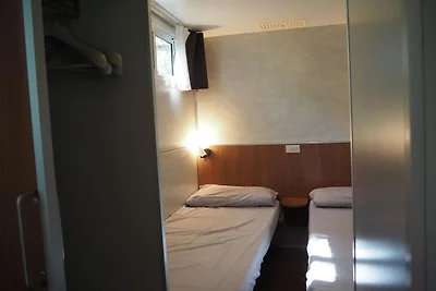 Toskanisches Mobilheim mit Veranda