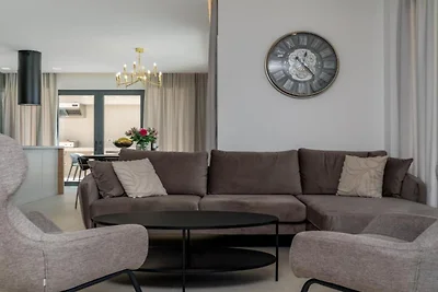 Lux Villa Mariva - Five bedroom Villa with...