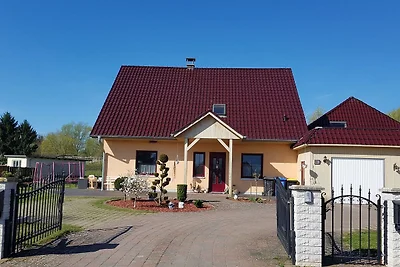 Reizendes Ferienhaus mit Swimmingpool Nähe...
