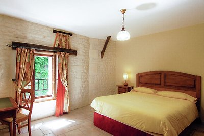 Luxuriöse Villa in Saint-Preuil mit Sauna