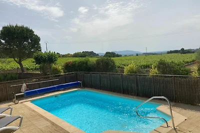 Confortevole villa con jacuzzi