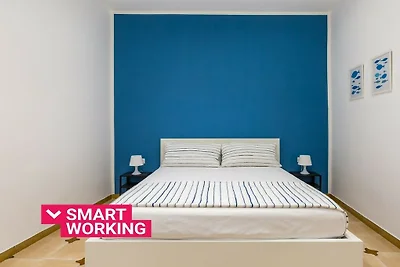Appartement Blanc et Bleu à Sanità