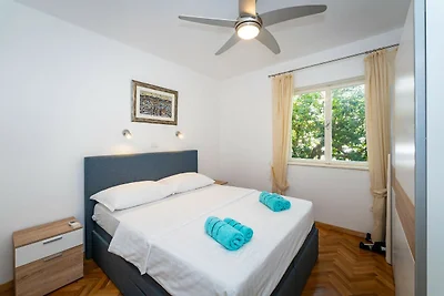 Villa mit Infinity-Pool, Spa