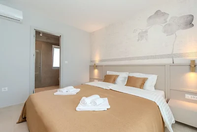 Villa Nexia with pool