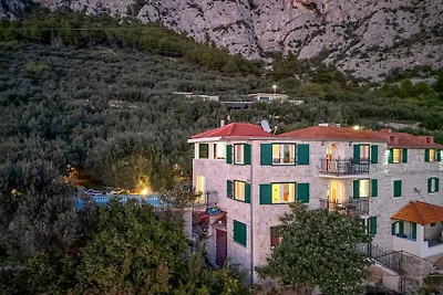 Villa in Makarska mit Schwimmbecken