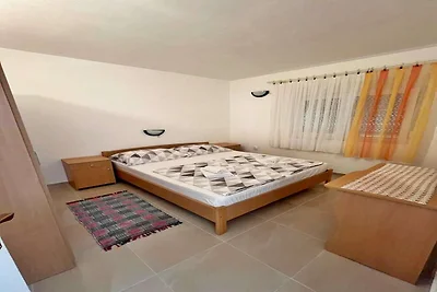 Wohnung direkt am Meer mit Terrasse in Kampor