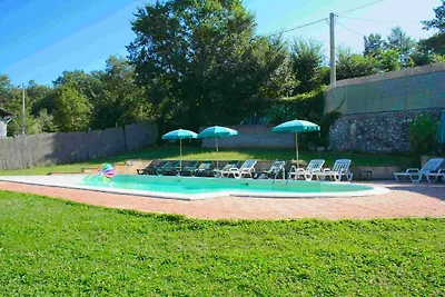 Tranquilla casa vacanze a Sellano con piscina