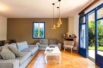 Geräumige Villa mit Terrasse in Pagkalochori