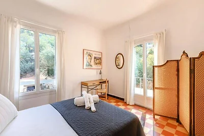 Villa in Aiguebelle mit Meerblick & Pool