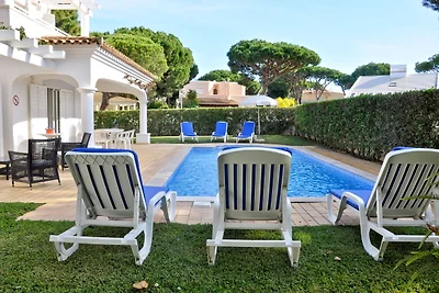 Komfortables Ferienhaus in Vilamoura mit Pool