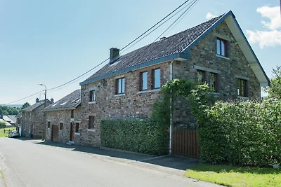 Bauernhaus in Desnié mit Pool & Wald