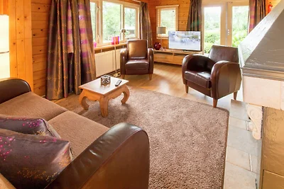 Chalet accogliente con camino a gas a Twente