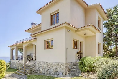 Villa a Arenys de Mar con piscina