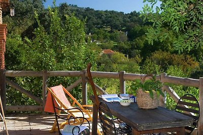 Casa in pietra sul fiume Zoya con vista sulla