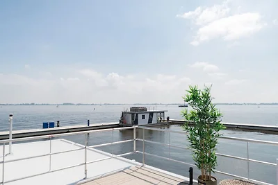 Hausboot in Offingawier mit Terrasse