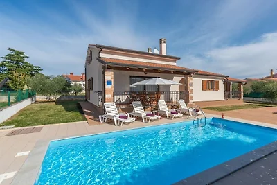 Villa in Nova Vas mit Schwimmbecken