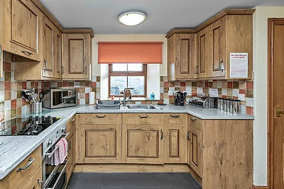 Cottage bij Cardigan Bay met bubbelbad