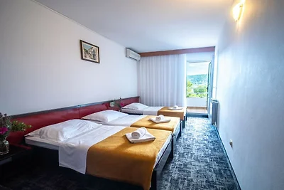 Hotel Issa - Triple Room Sea View