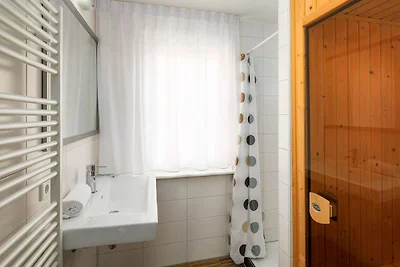 Villa di lusso con sauna e lavatrice, situata...