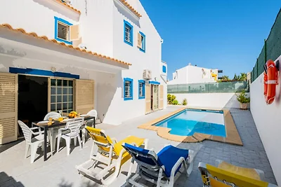 Villa in der Nähe des Strandes von São Rafael...