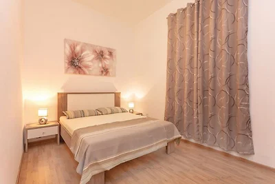 Apartment mit Pool und 2 Zimmern