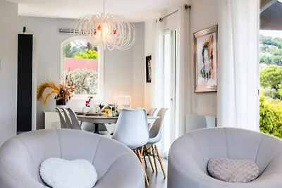 Villa in Golfe-Juan mit Pool und ruhiger Lage