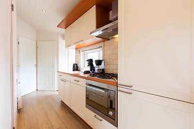 Comfortabel chalet in Noordwijkse zee op 2,5...