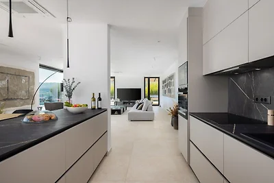 Breathtaking Villa Vis Five Bedroom Villa wit...