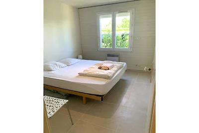 Moderne Villa mit Pool in Brives