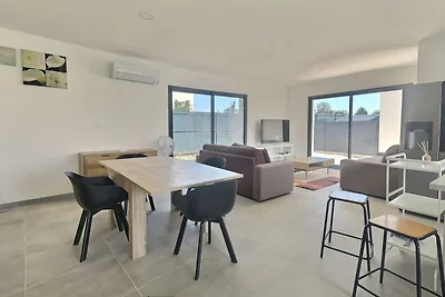 Villa familiare a Sérignan con piscina in...