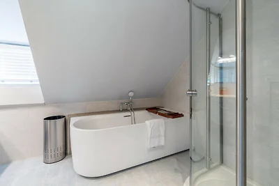 Sehr geschmackvoll eingerichtetes Landhaus fü...